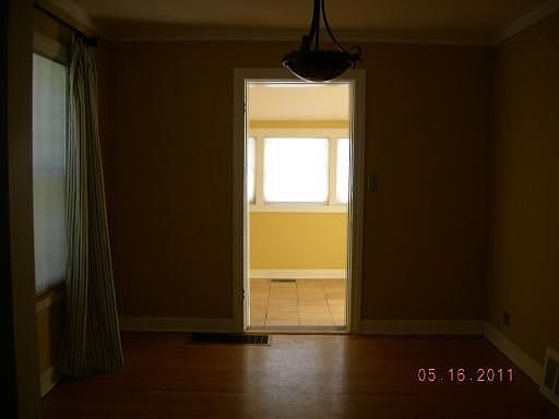 4th image of 228 N Lombard Ave