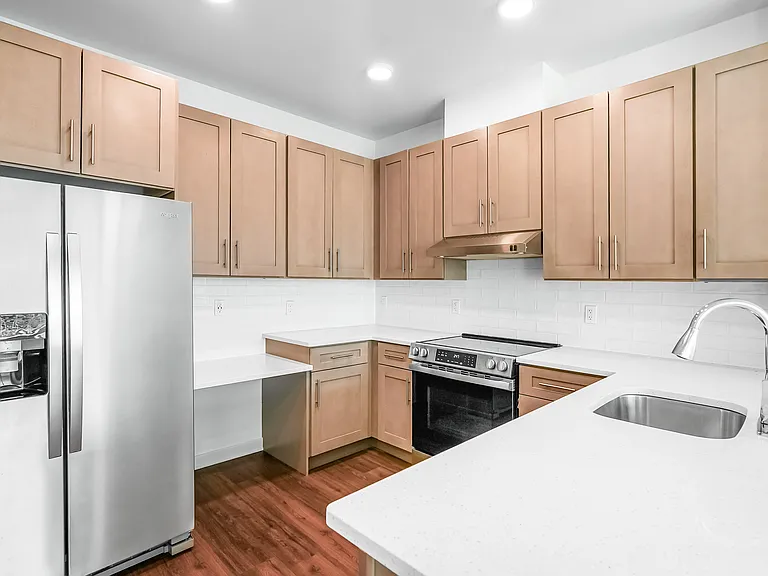 The Lodge at Autumn Willow 55+ Apartment Homes — Photo 53