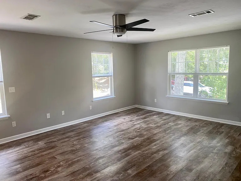 600 1/2 Wilson Ave — Photo 3