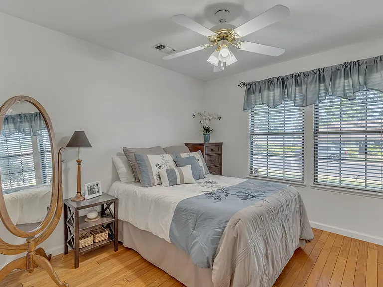 1856 Ridgeview Dr — Photo 24