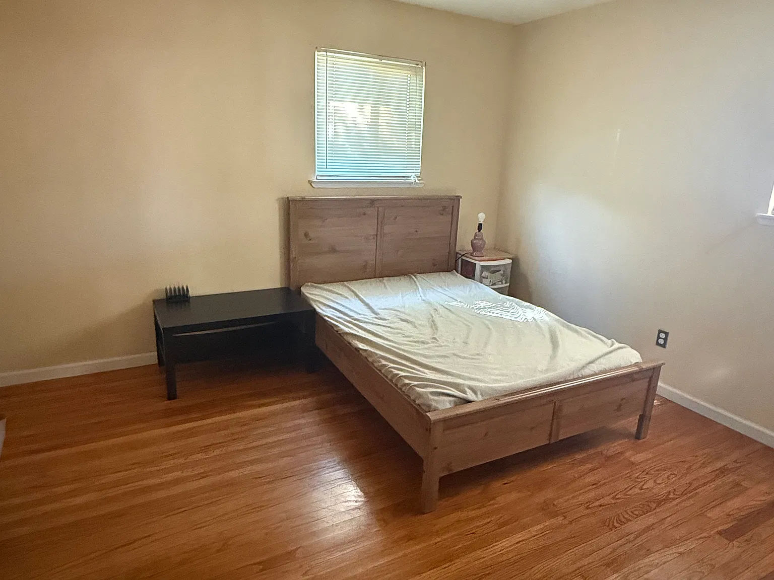3 bed, 1104 sqft, $2,200 — Photo 2