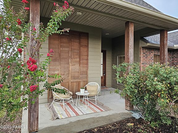 3rd image of 101 Tara Oak Dr