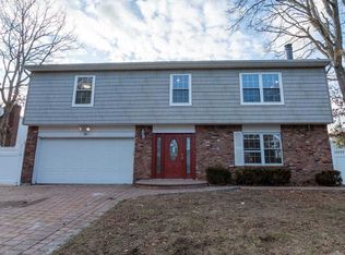 4 Lantern Way, Nesconset, NY 11767