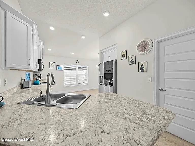 695 Lantana St — Photo 12