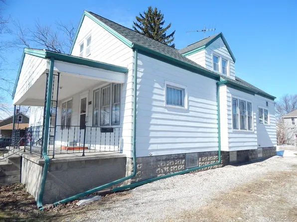 1217 Miller St, Port Huron, MI 48060