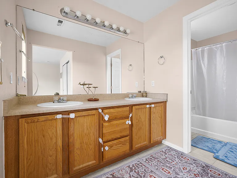 7488 S Norfolk St — Photo 15
