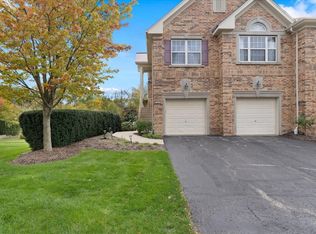 1334 Christine Ct, Vernon Hills, IL