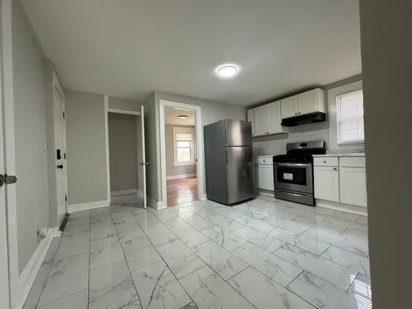 217 Ferry St #1, New Haven, CT 06513
