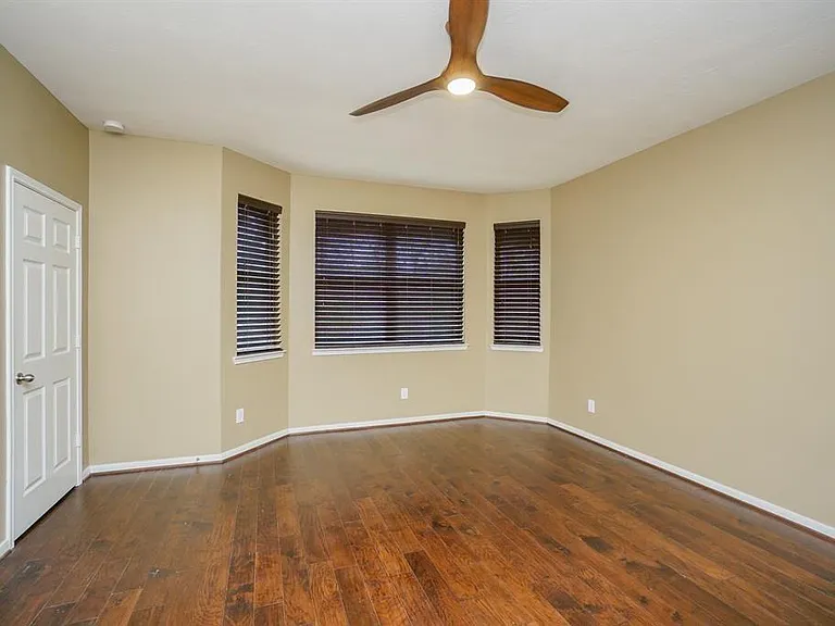 3211 London Ln — Photo 12