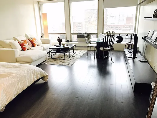 Rented by NY Casa Group | media 27