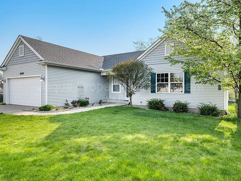 7325 Salerno Cir — Photo 19