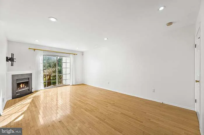 23 Taft Ct — Photo 6