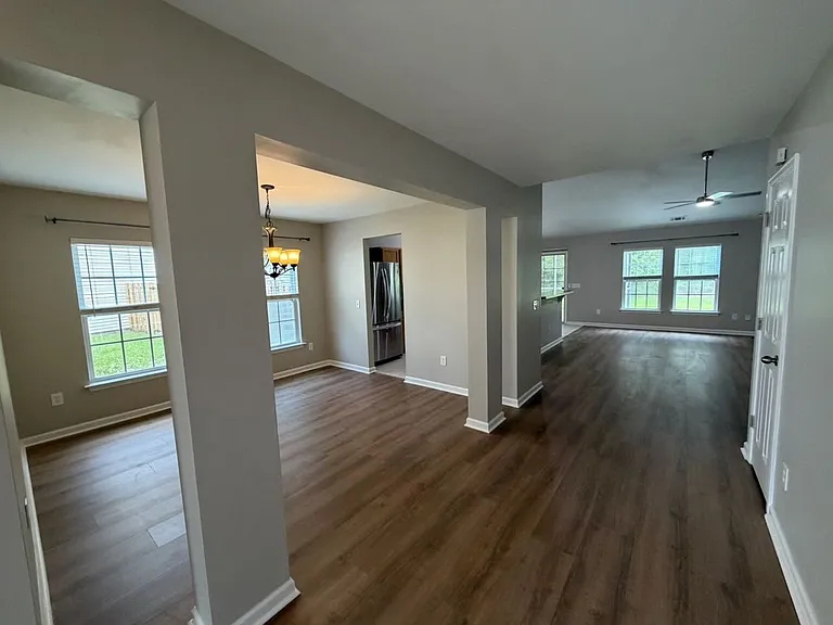 70 Hamilton Grove Dr — Photo 2