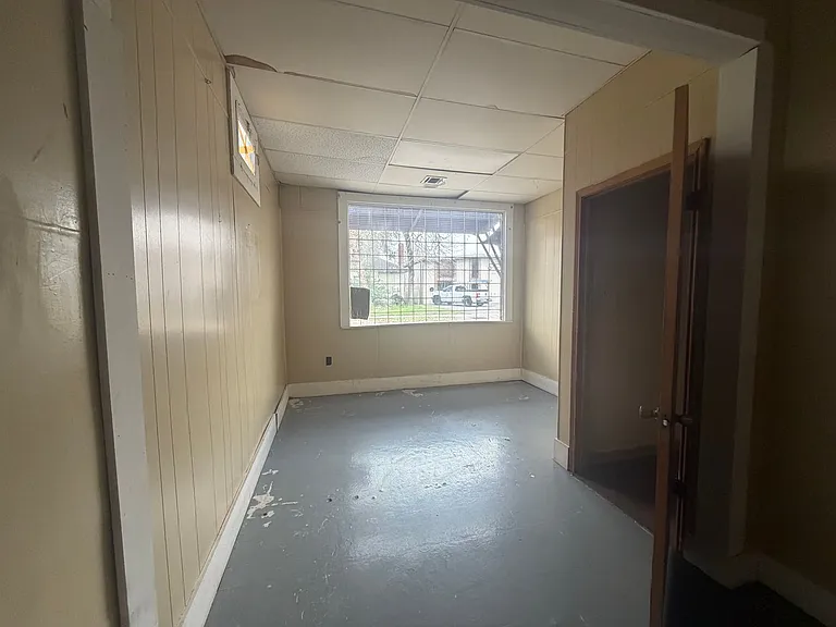 219 S Pierce St — Photo 3