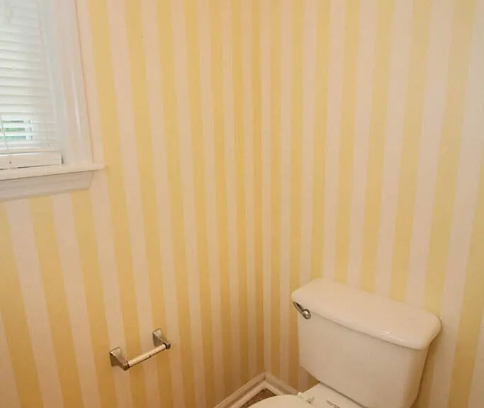 246 Farmington Dr W — Photo 24