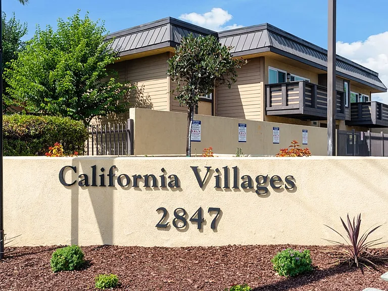 California Villages West Covina — Photo 27