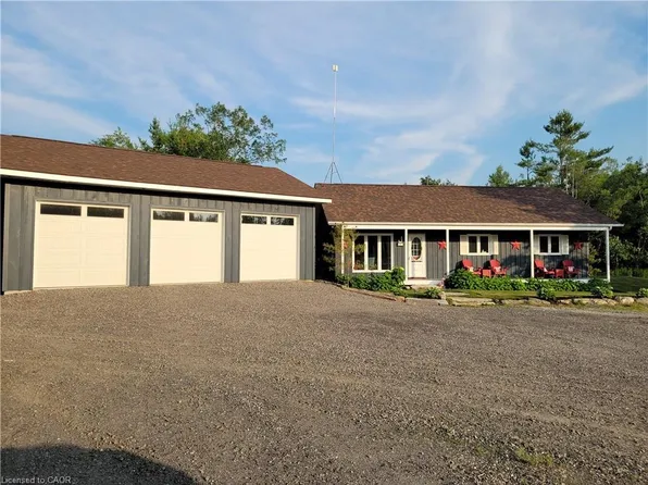 891 Peninsula Rd, Gravenhurst, ON P1P 1R2