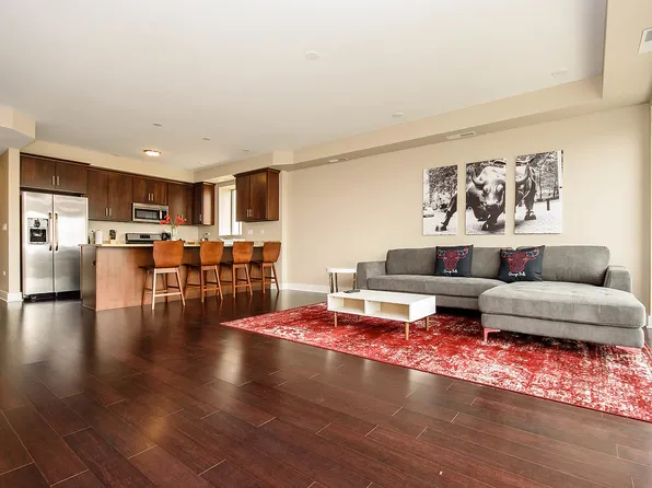 1342 W Randolph St APT 3B, Chicago, IL 60607