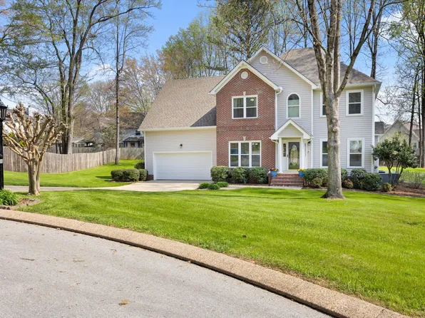 10008 Larkspur Dr, Ooltewah, TN 37363