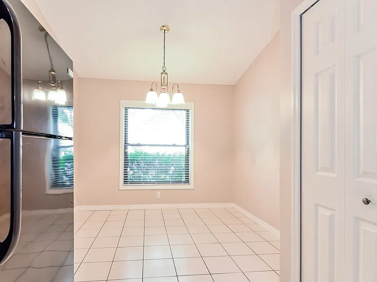 2526 Wrencrest Cir — Photo 7