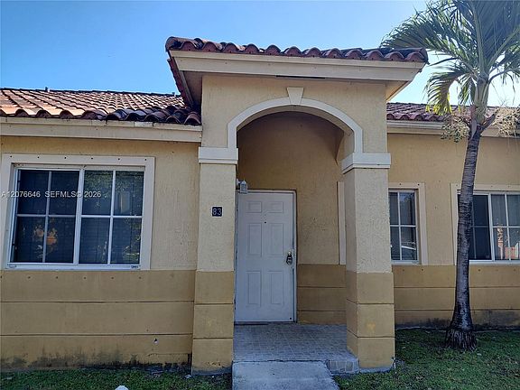3rd image of 83 NE 13th Ave #15