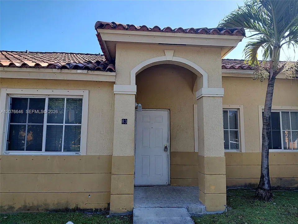 83 NE 13th Ave