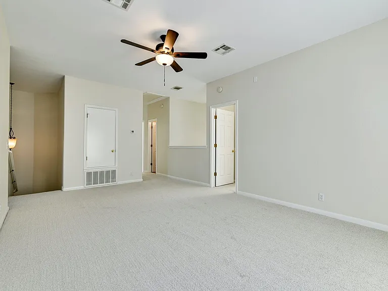 20308 Farm Pond Ln — Photo 23