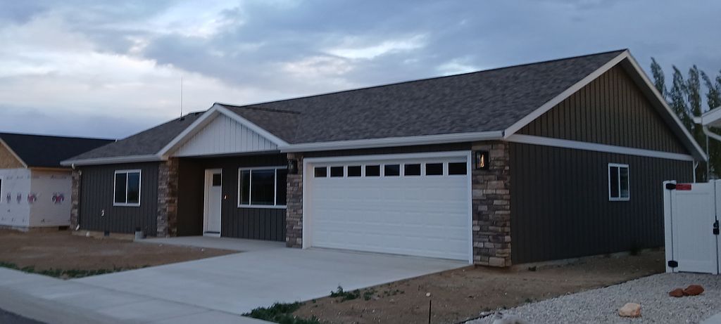1182 Van Pl - Property Image