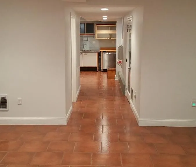 909 Monroe St NW #B — Photo 5