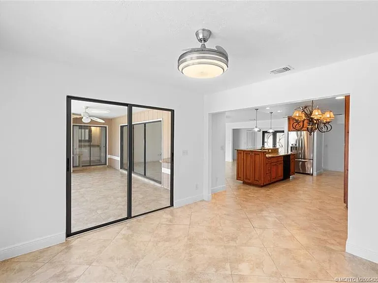 3074 NE Loquat Ln — Photo 21