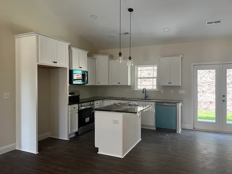 1421 White Horse Road Ext — Photo 6