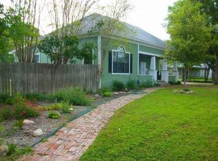 1301 Avenue K, Hondo, TX 78861