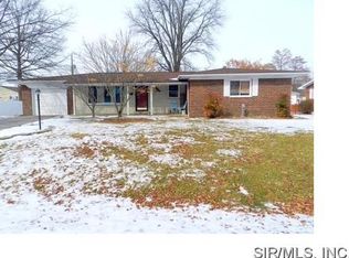 583 W 3rd St, Trenton, IL