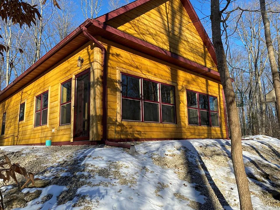 1057 N Elm Rd