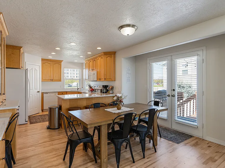 763 S 25 E — Photo 17