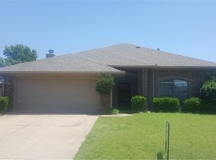 908 Blue Ridge Dr, Edmond, OK 73003
