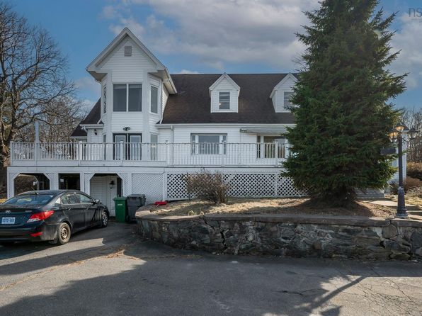 2 Torrington Dr, Halifax, NS B3M 1Y2