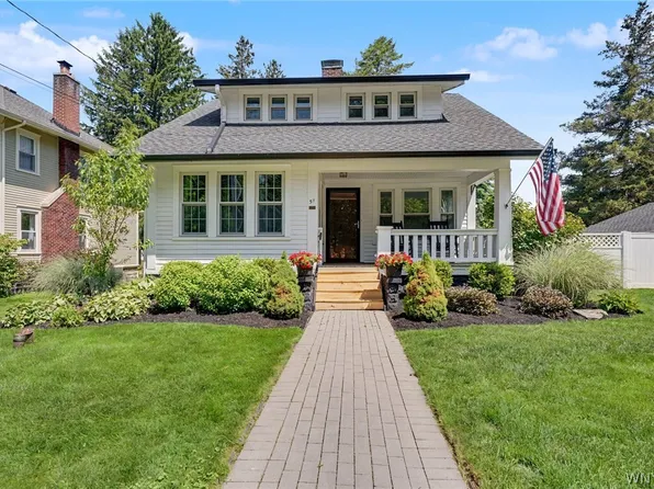 51 Clark St, Orchard Park, NY 14127