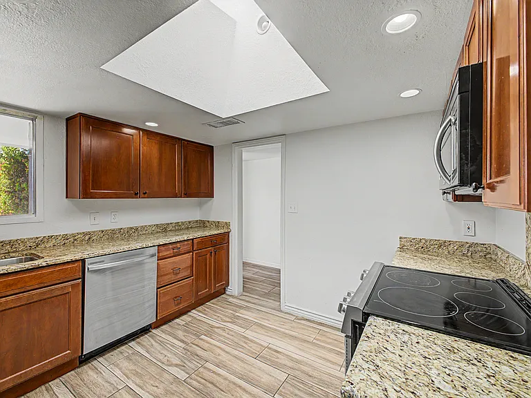 3650 E Poinsettia Dr — Photo 10