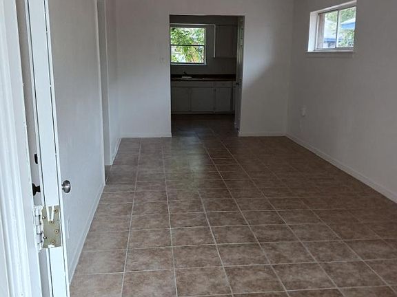 Front door
Living/dining room