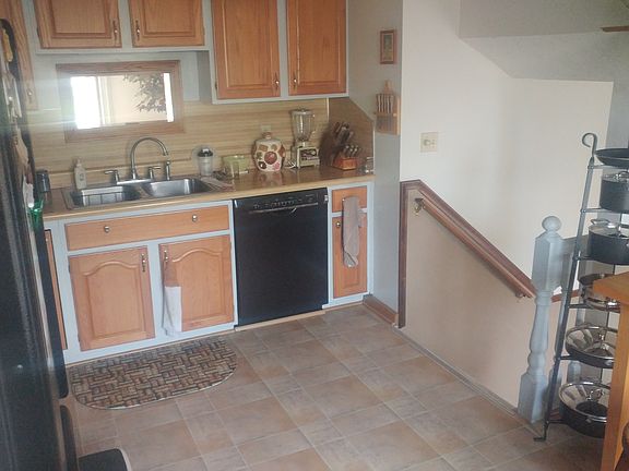 4th image of 812 Arlene Ave