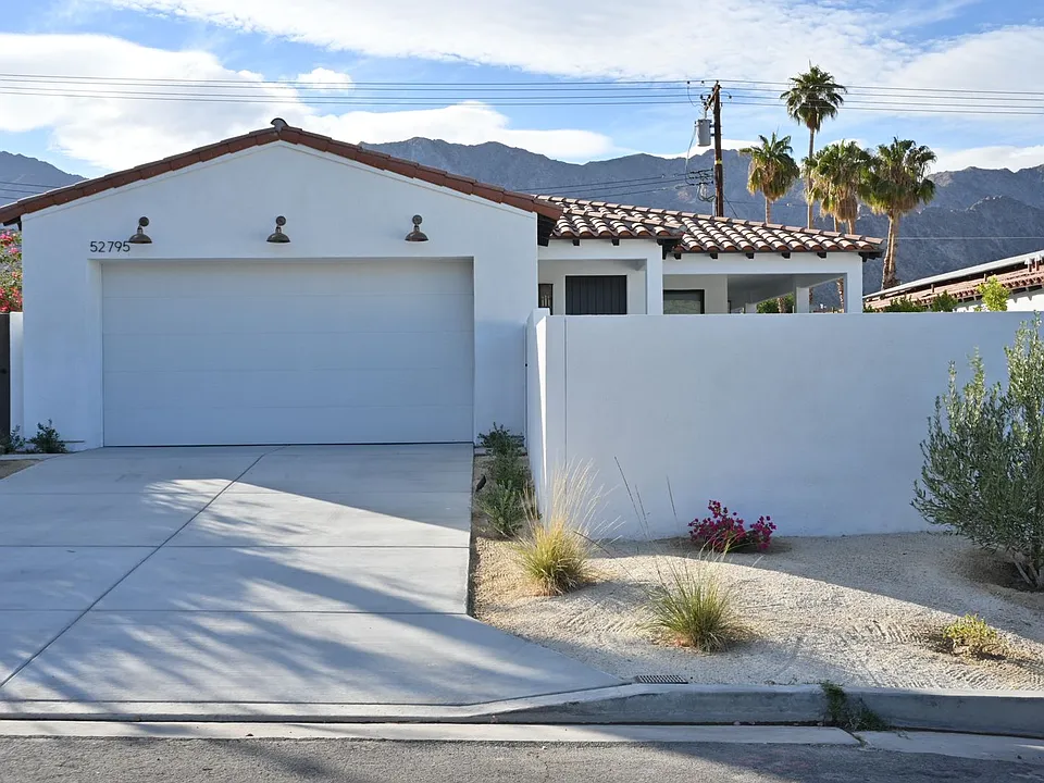 52795 Avenida Navarro