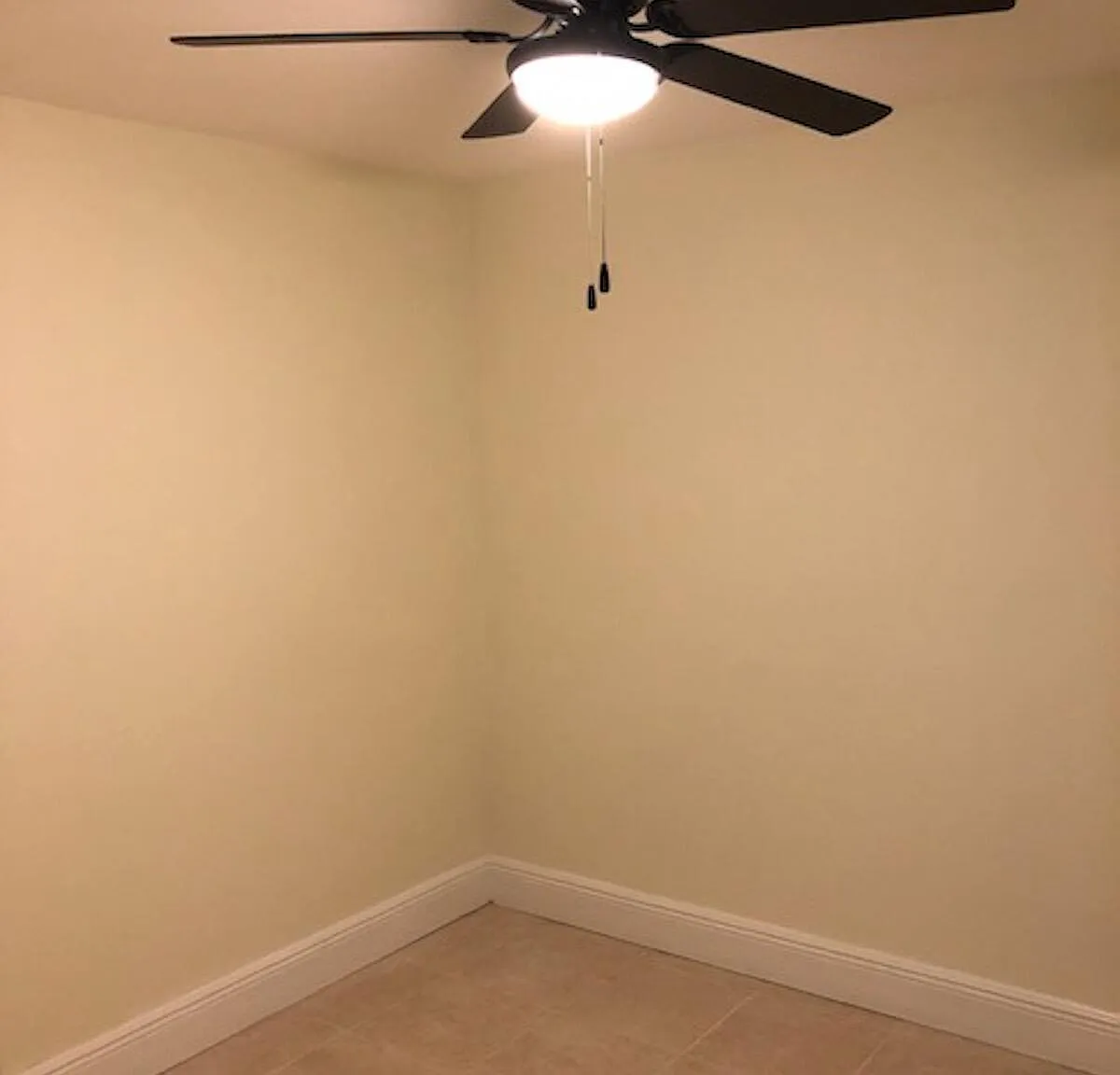 3 bed, 1.0 bath, 850 sqft, $2,000 — Photo 1