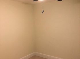 2530 Pierce St, Hollywood, FL