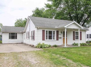 1557 Pulaski St, Lincoln, IL 62656