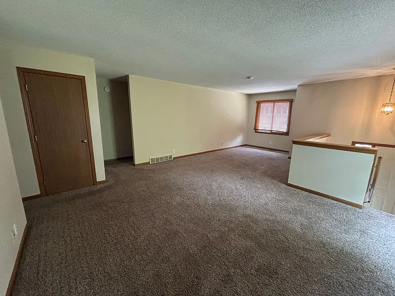 2135 S 46th Ave — Photo 5