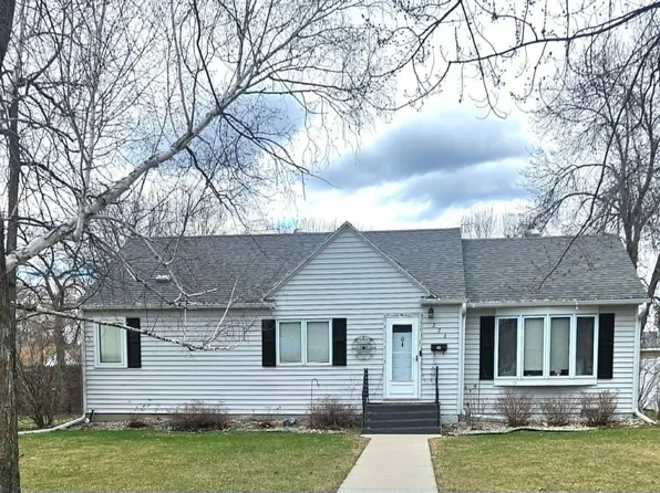 226 Kneale Ave S, Thief River Falls, MN 56701