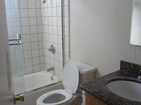 5th image of 8333 Newfield Cir