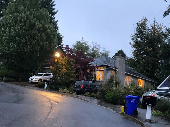 house after rain... rain makes the road clean...:-)