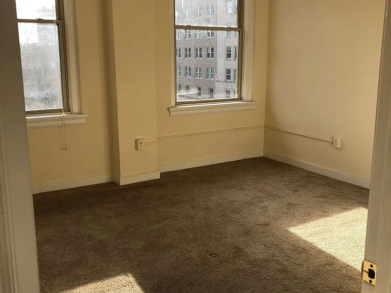415 E. Grace Street — Photo 11